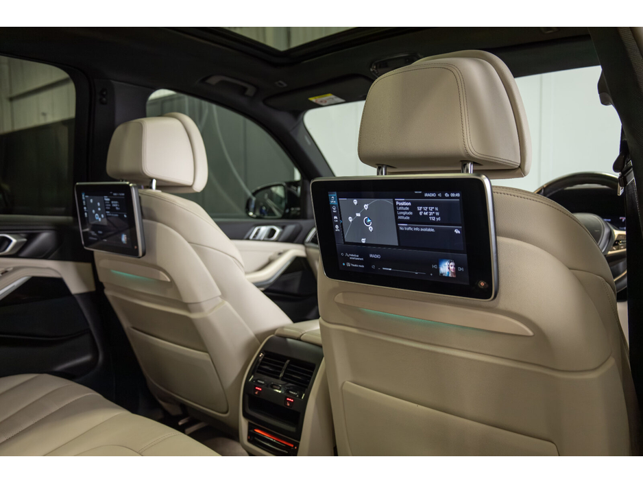 2022 BMW X5 - image 15