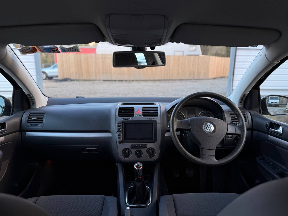 2008 Volkswagen Golf - image 38