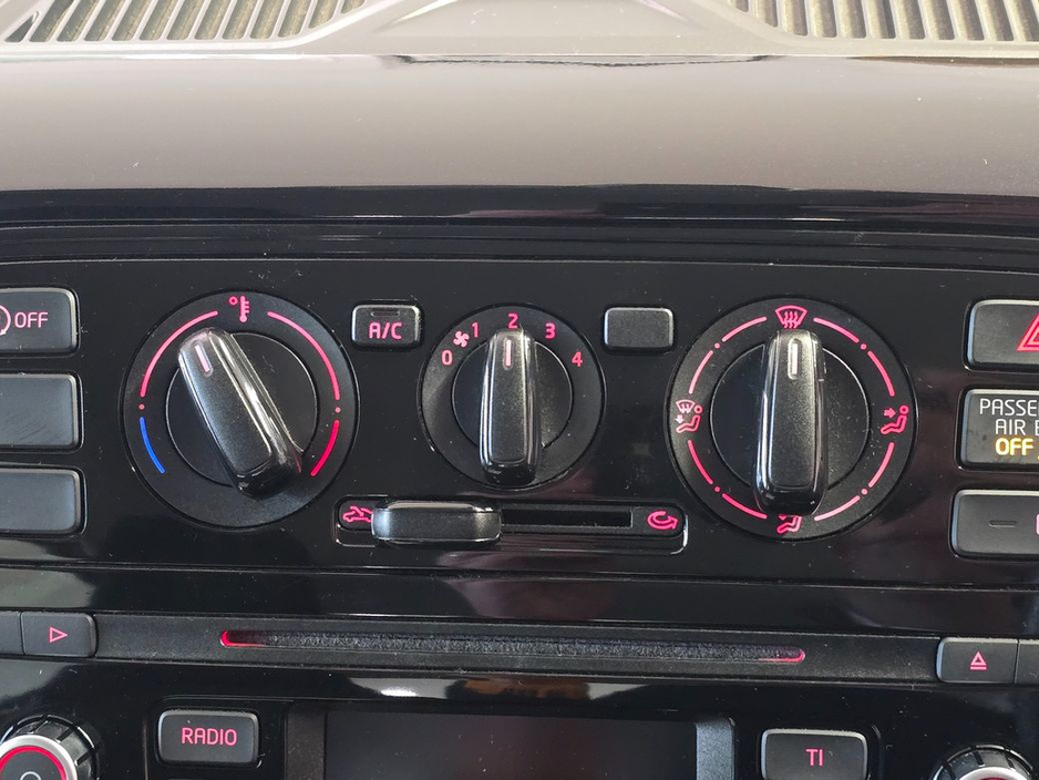 2016 Volkswagen up! Move Up 1.0 5Dr Automatic €10,950