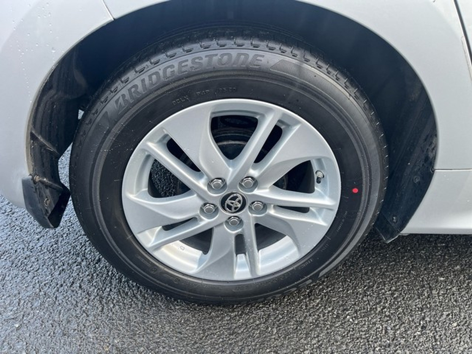 2021 Toyota Yaris 1.0 LUNA 4DR