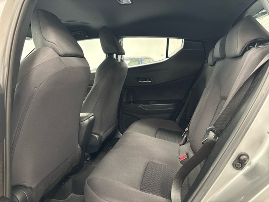 2023 Toyota C-HR - image 7