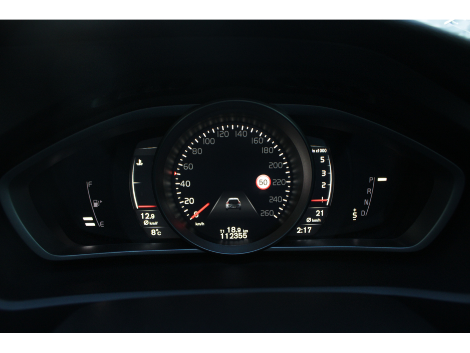 2017 Volvo V40 2.0D4 MOMEMTUM EDITION 180HP 5DR HATCHBACK AUTOMATIC // HUGE SPEC // 1 OWNER CAR WITH 112,355 KM'S // WELL WORTH VIEWING // BUY WITH CONFIDENCE AA AND SIMI APPROVED DEALER 2026 // FINANCE ARRANGED // €15,950