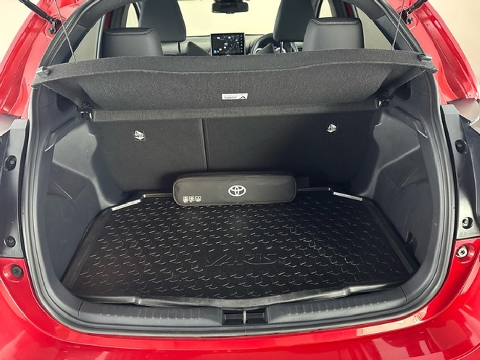 2024 Toyota Yaris HYBRID PLATINUM *TOP SPEC* €28,950