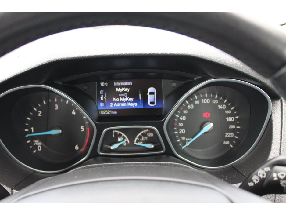 2018 Ford Focus - image 16