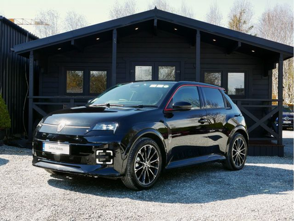 2025 Renault 5 - image 3