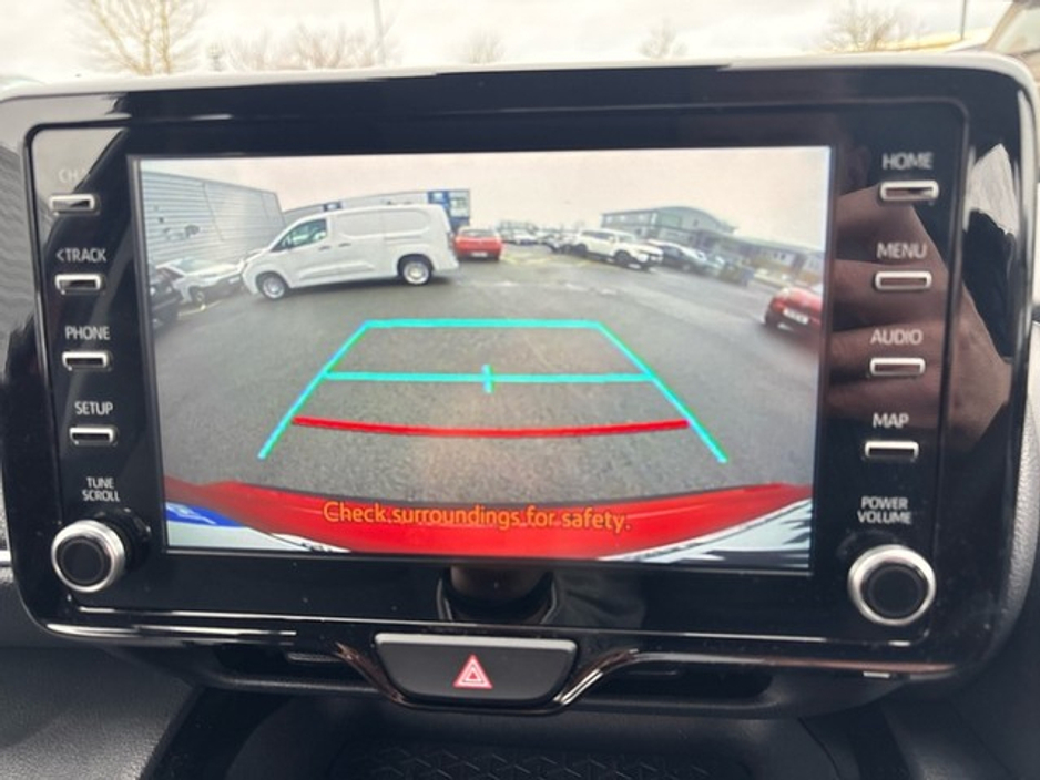 2024 Toyota Yaris Cross - image 11