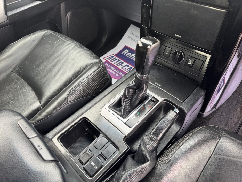 2016 Toyota Landcruiser - image 15