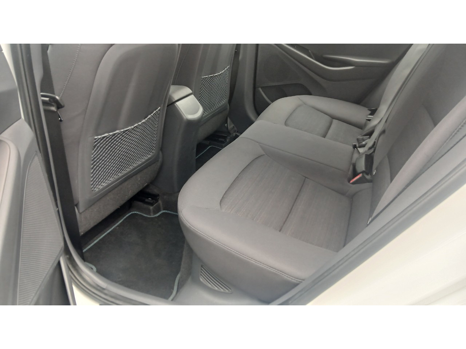 2019 Hyundai Ioniq - image 10