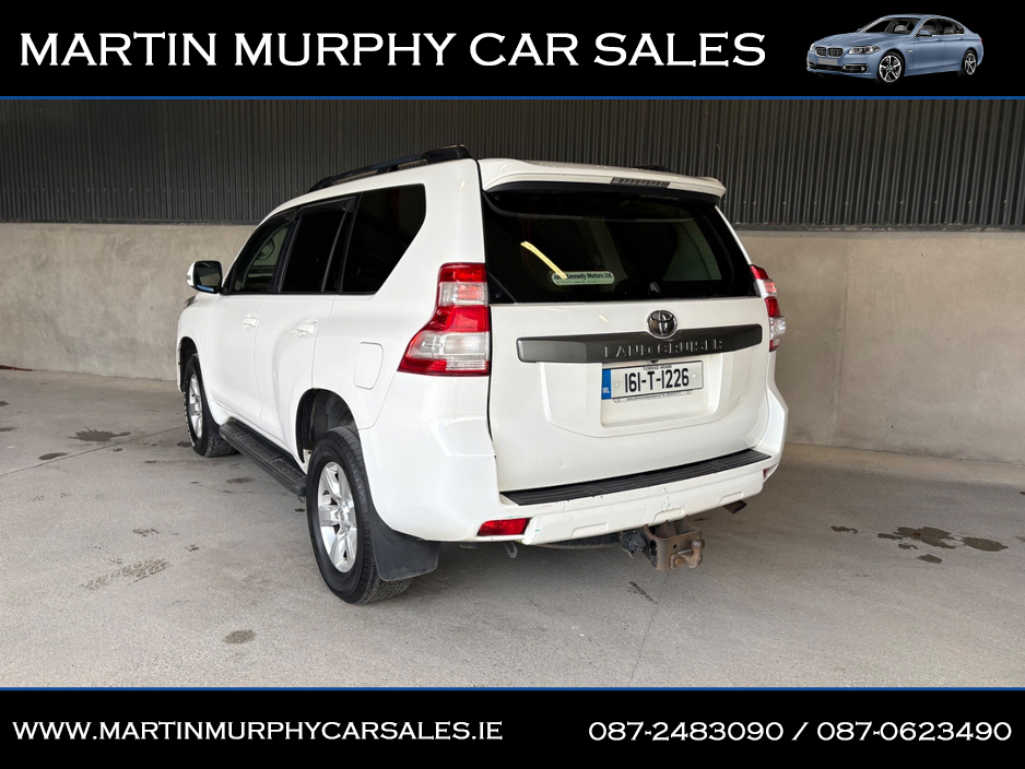 2016 Toyota Landcruiser - image 9