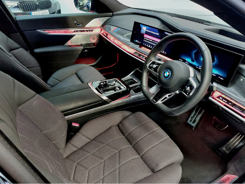 2024 BMW i7 - image 9