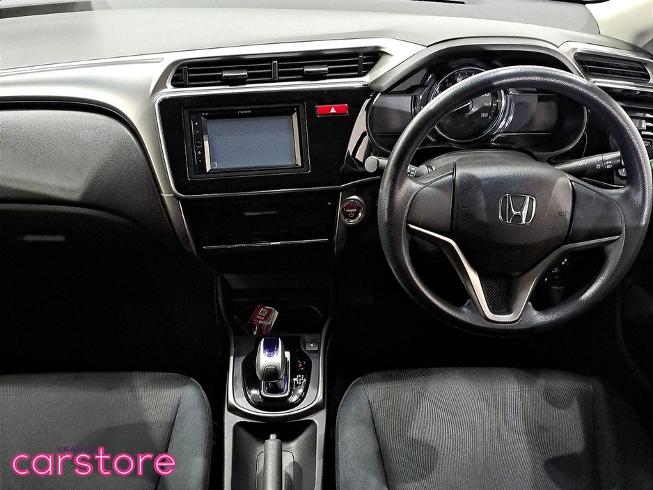 2016 Honda Grace GRACE DAA-GM4 4 DR AUTO €13,880