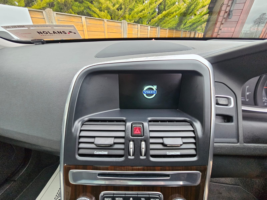 2016 Volvo XC60 - image 36