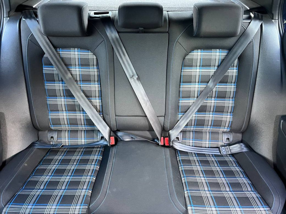 2020 Volkswagen Golf - image 12