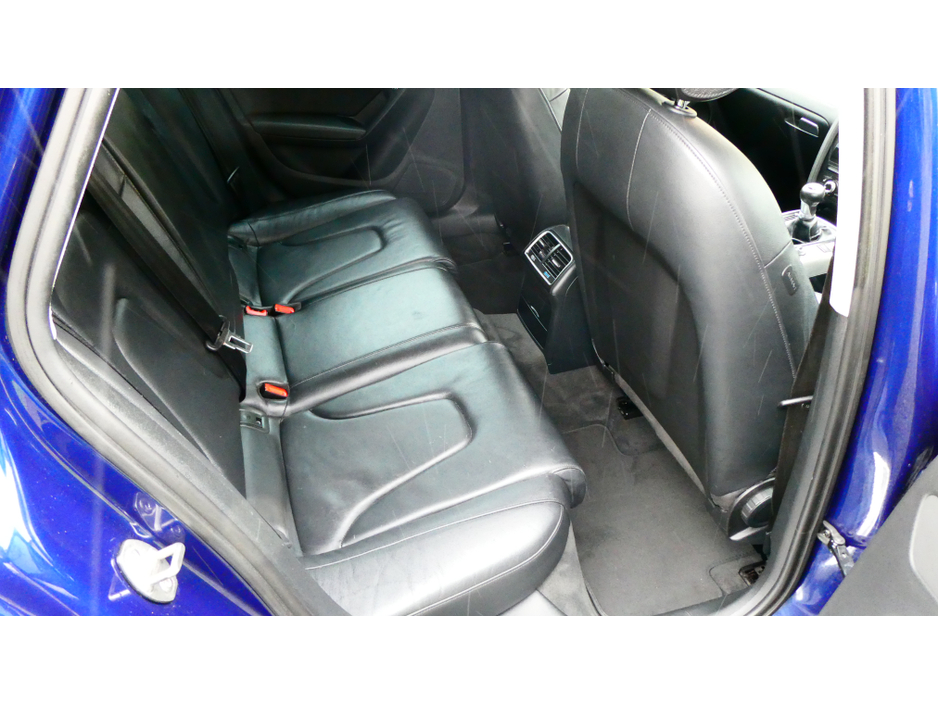 2015 Audi A4 - image 7