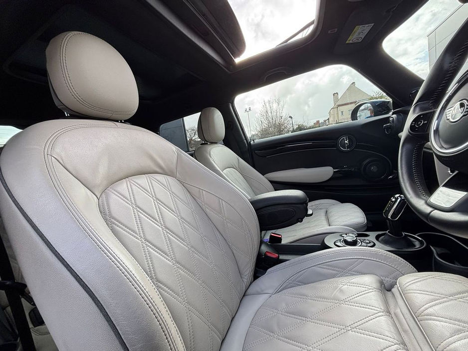 2023 MINI Cooper S - image 19