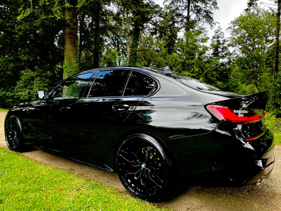 2022 BMW 3 Series - image 18