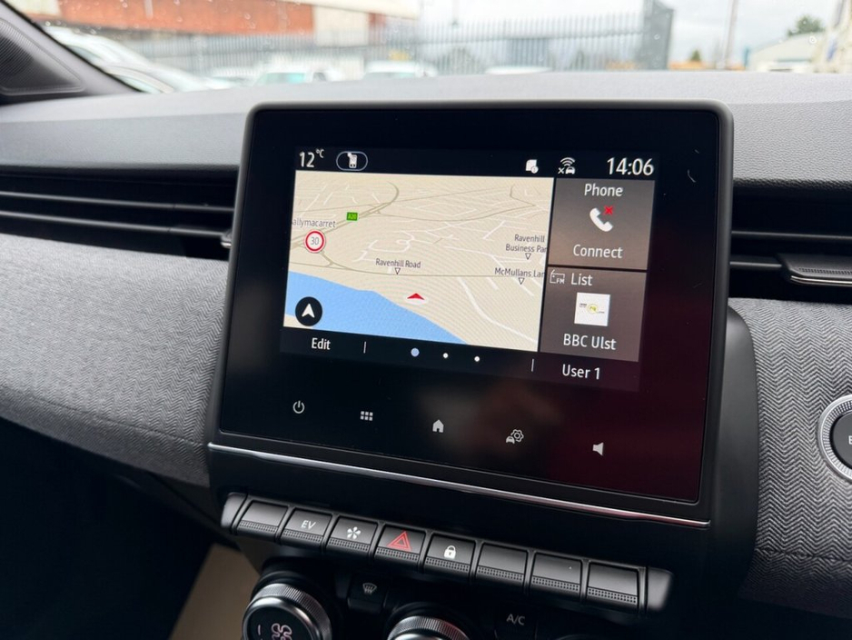 2024 Renault Clio - image 23