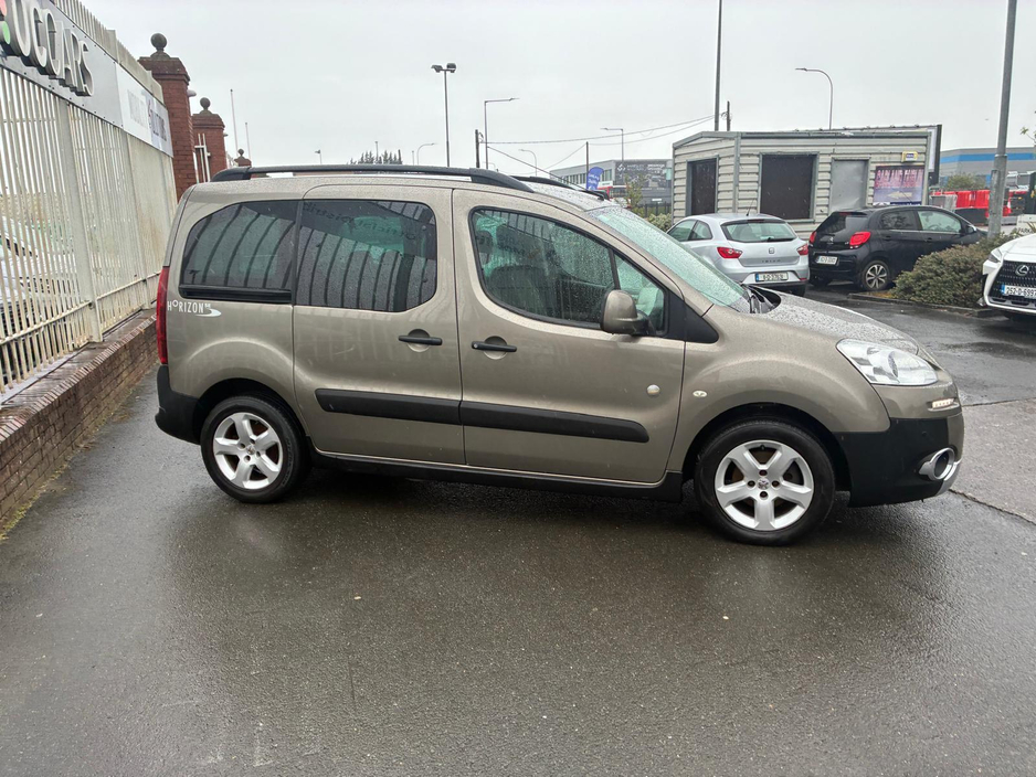 2015 Peugeot Partner - image 4