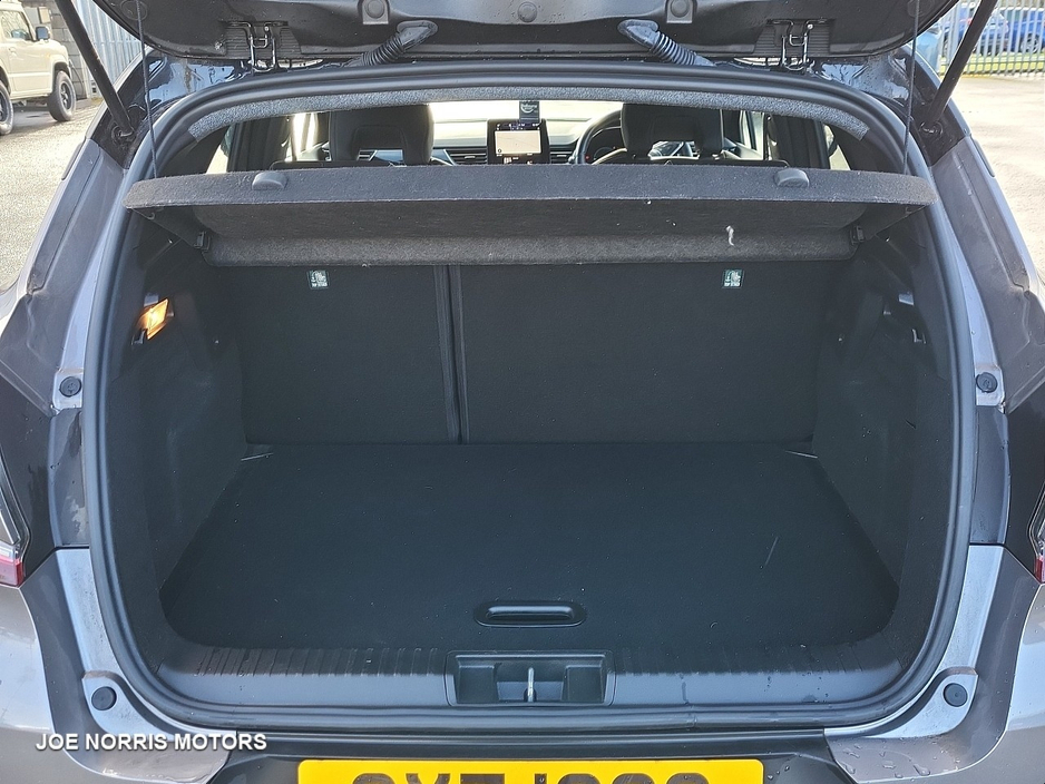 2023 Renault Captur E-TECH ENGINEERED 1.6i HRV AUTO 145HP €27,950