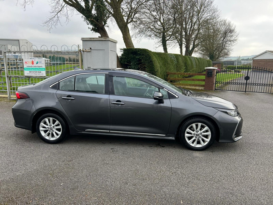 2024 Toyota Corolla - image 3