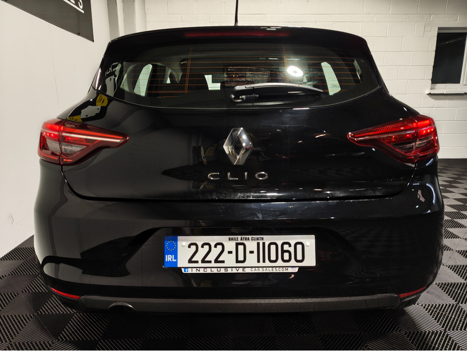 2022 Renault Clio - image 4
