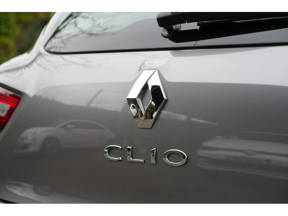 2015 Renault Clio - image 13