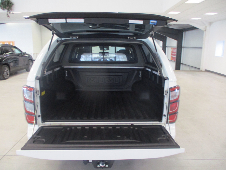 2026 Isuzu D-MAX - image 15