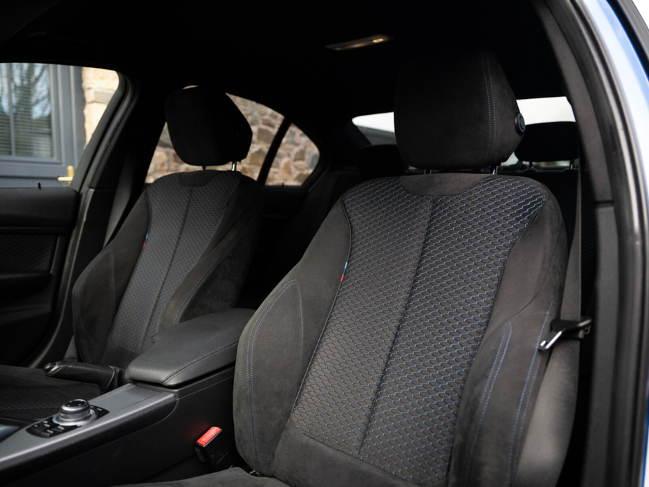 2013 BMW 3 Series - image 16