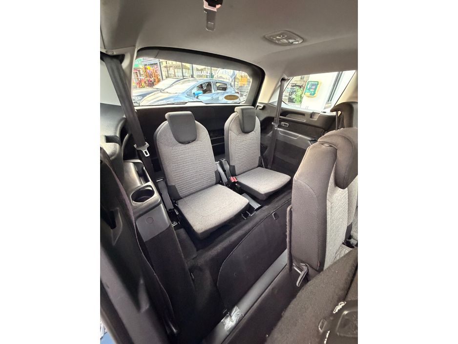 2015 Citroen Grand C4 Picasso - image 3