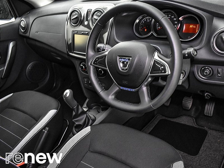 2018 Dacia Sandero Stepway - image 6