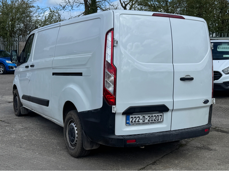 2022 Ford Transit Custom - image 3