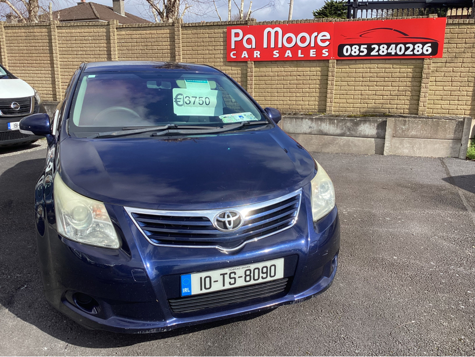 2010 Toyota Avensis - image 8