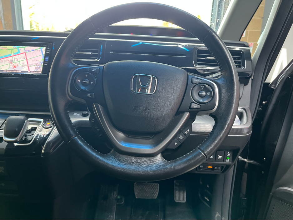 2019 Honda Stepwagon - image 8