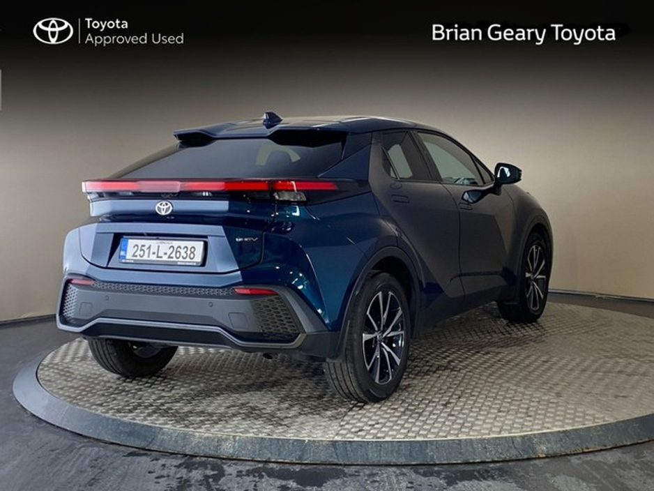 2025 Toyota C-HR - image 2