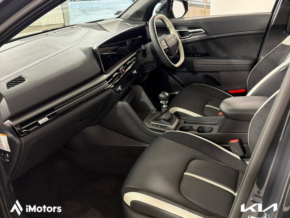 2026 Kia Sportage - image 12