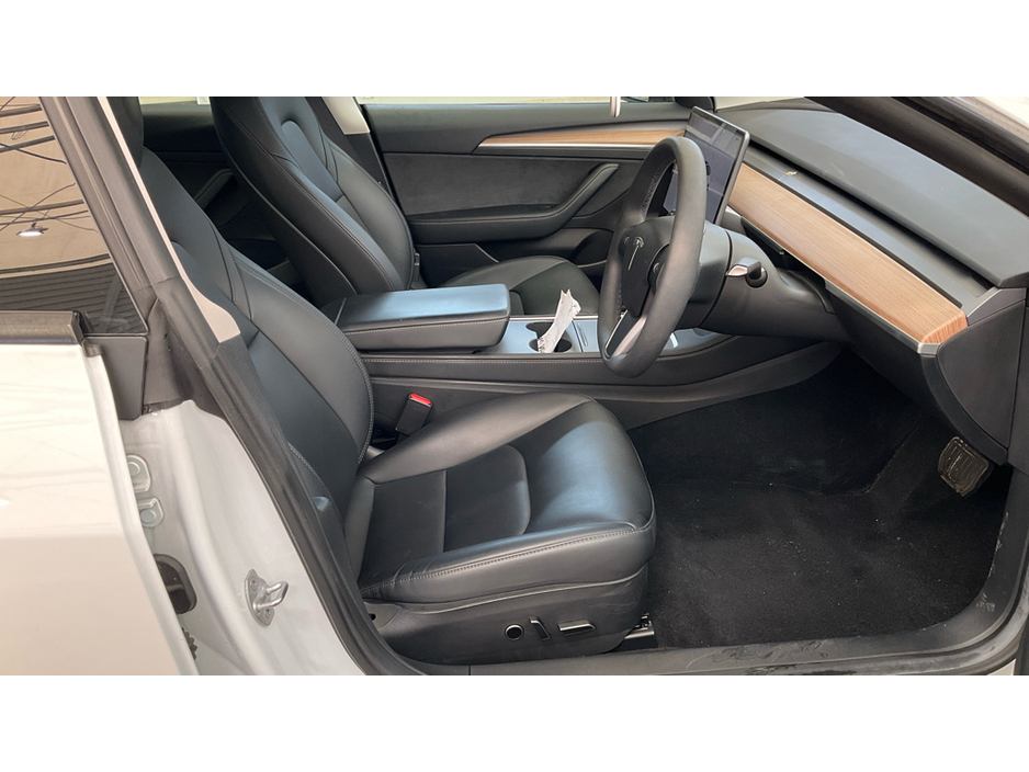 2023 Tesla Model 3 - image 3