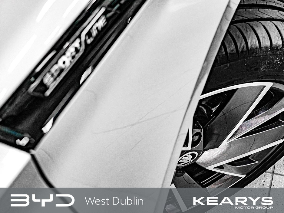 2022 Skoda Enyaq - image 24