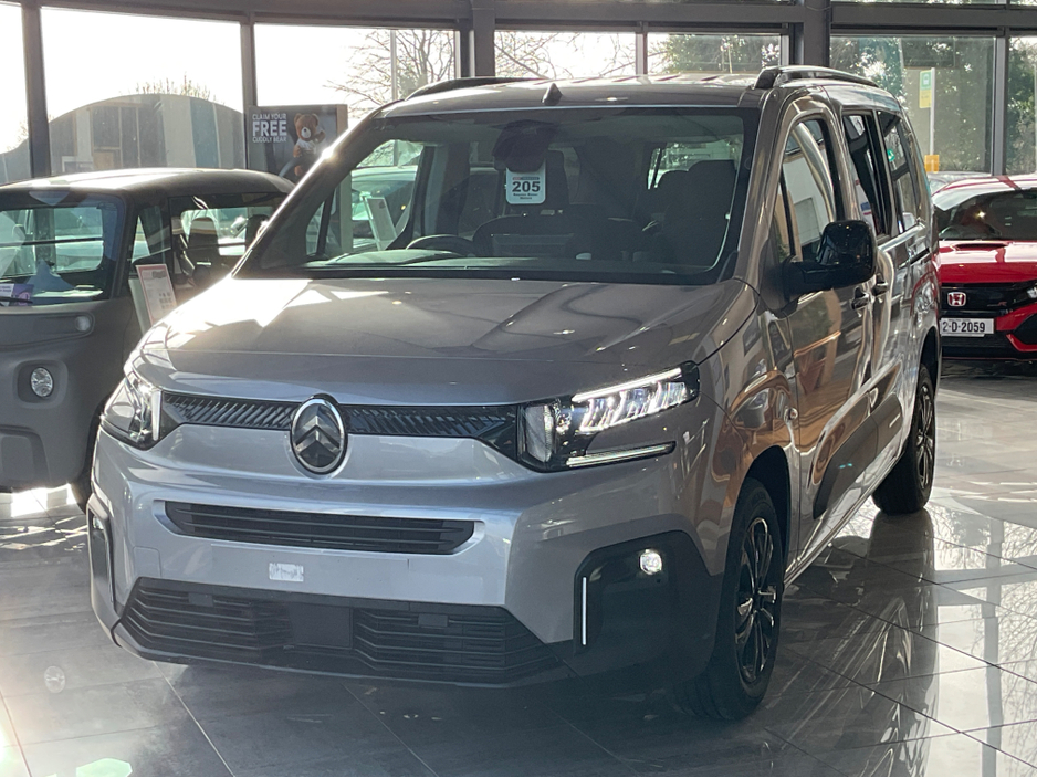 2026 Citroen Berlingo Multispace PLUS LWB BLUE HDI EAT8 AUTOMATIC 7 SEATS €47,000