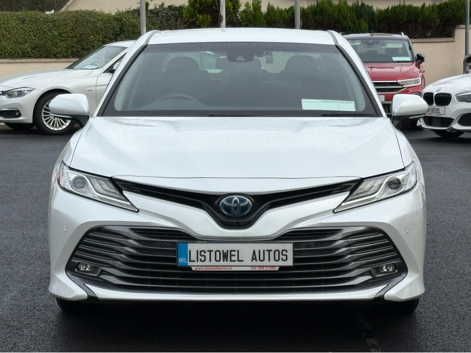 2020 Toyota Camry - image 3