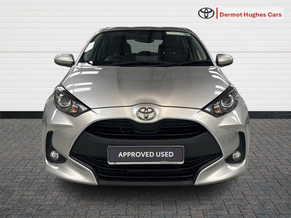 2024 Toyota Yaris - image 5