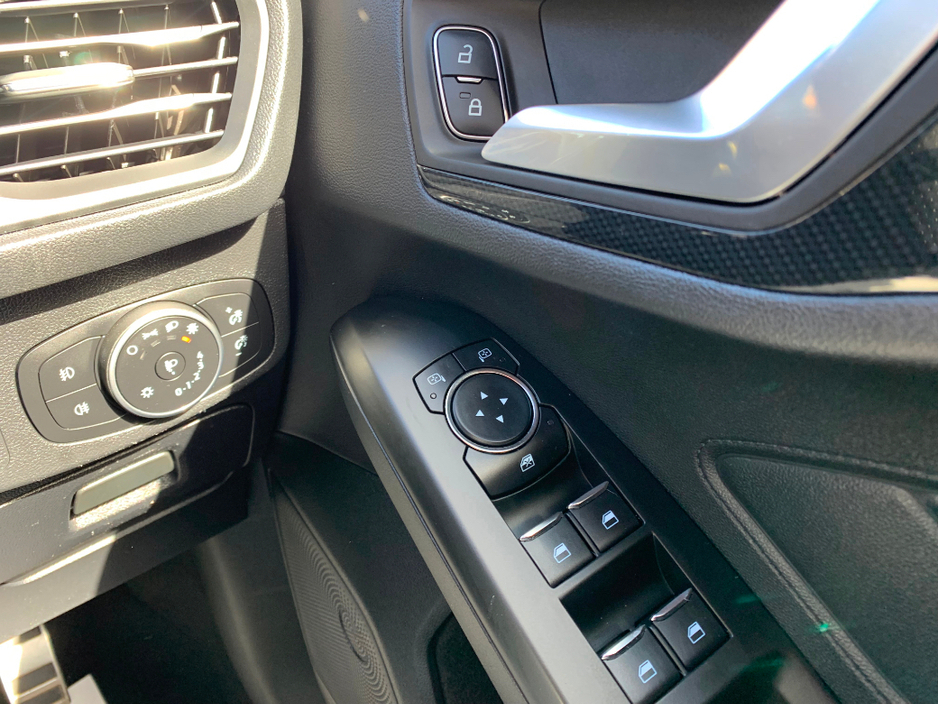 2019 Ford Focus - image 26