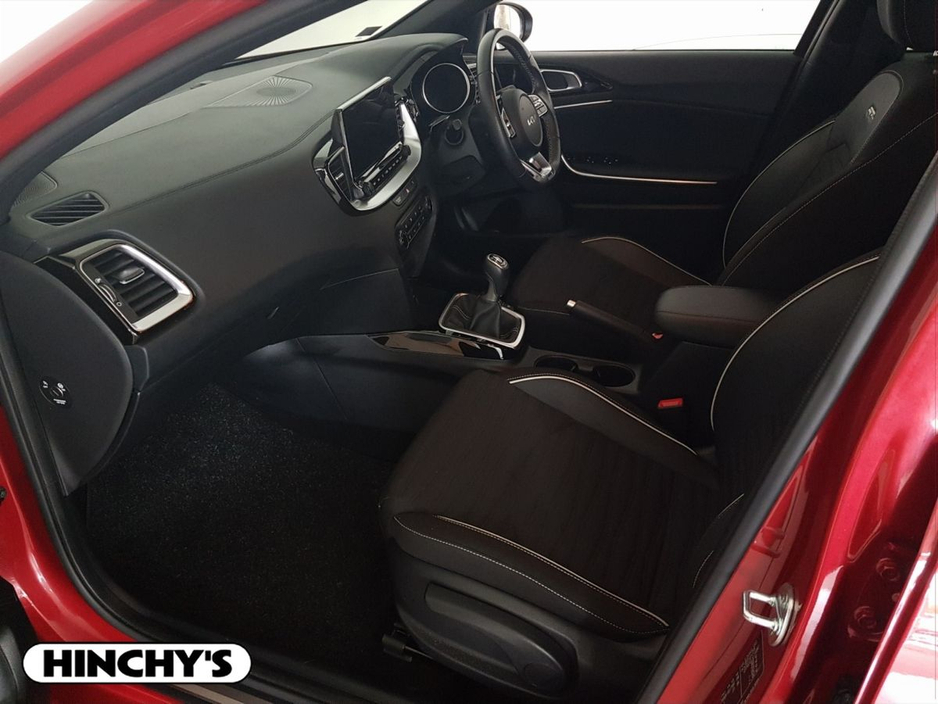 2025 Kia Ceed - image 4