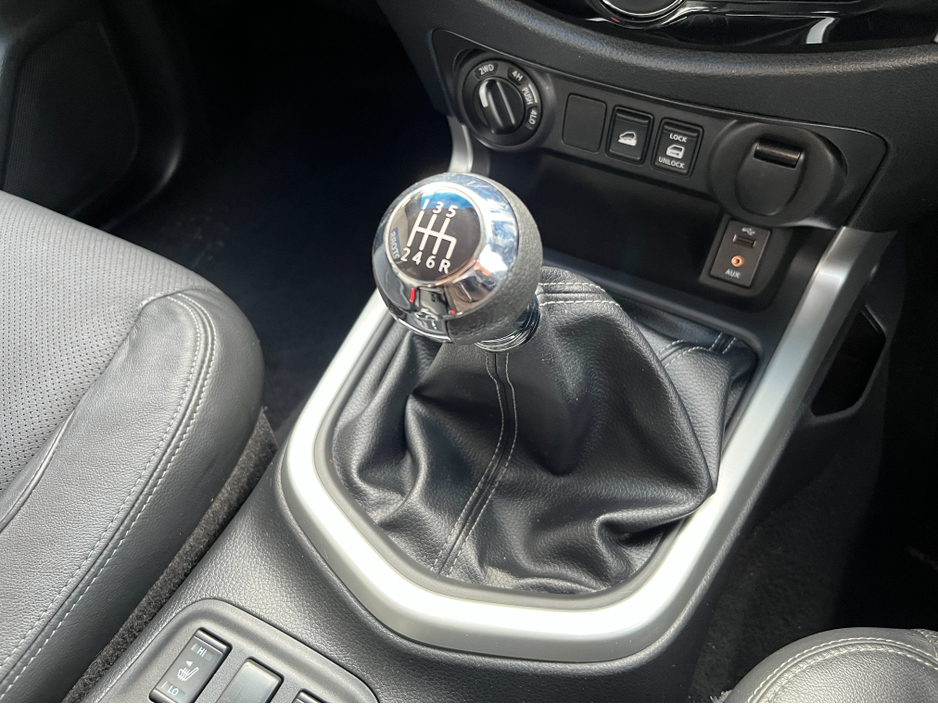 2018 Nissan Navara 2.3 DCI TEKNA D/C MANUAL //NO VAT//HIGH SPEC//FULL LEATHER HEATED SEATS//KEYLESS ENTRY//360 PARKING CAMERAS//SAT NAV// €21,950