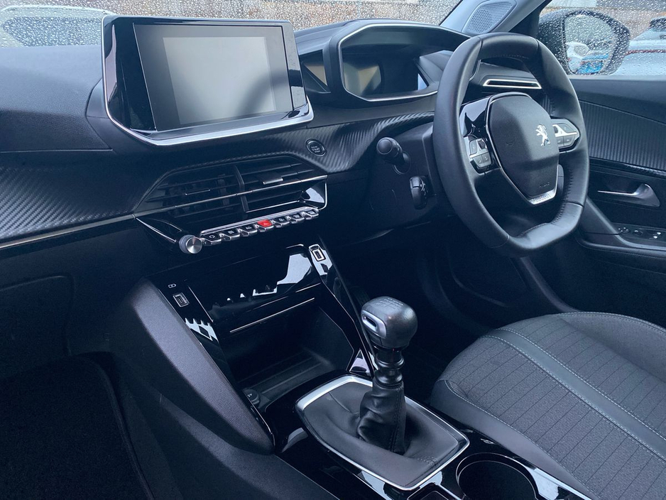 2022 Peugeot 2008 - image 12