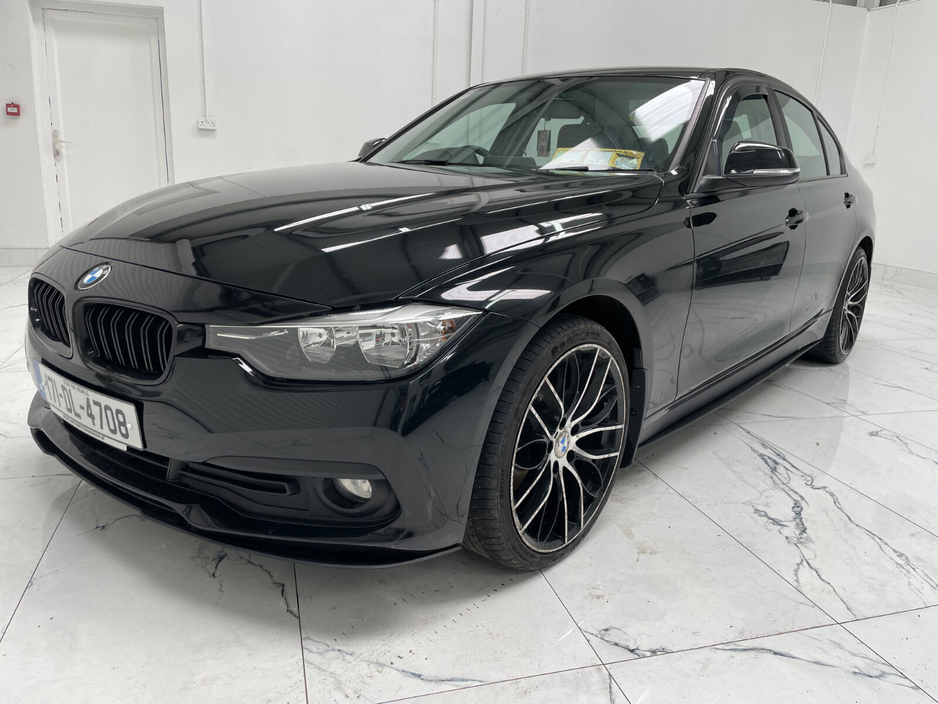 2017 BMW 3 Series - image 9