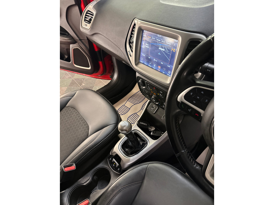 2019 Jeep Compass - image 10