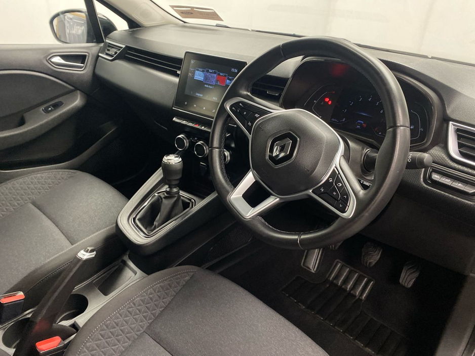 2023 Renault Clio - image 6