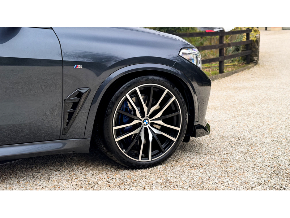 2021 BMW X5 - image 2