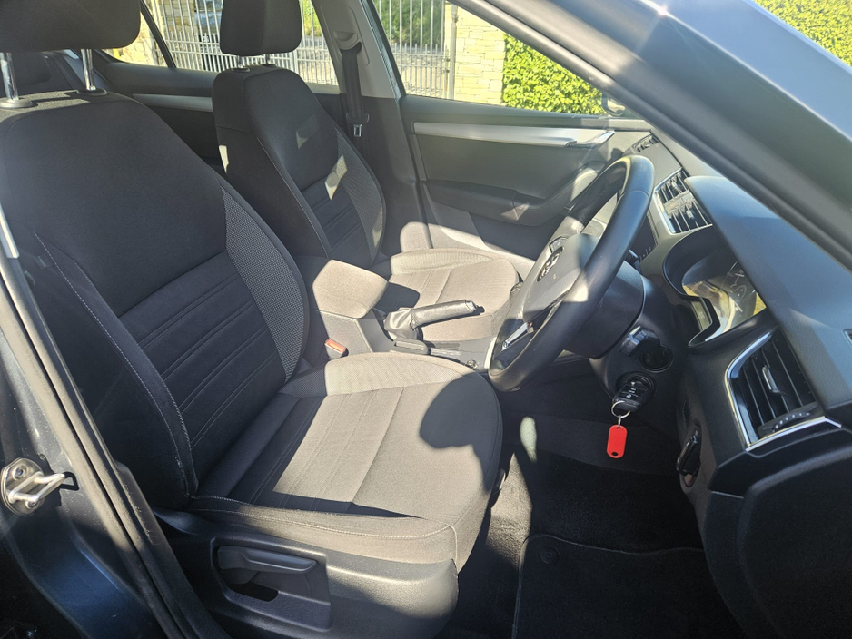 2017 Skoda Octavia - image 9