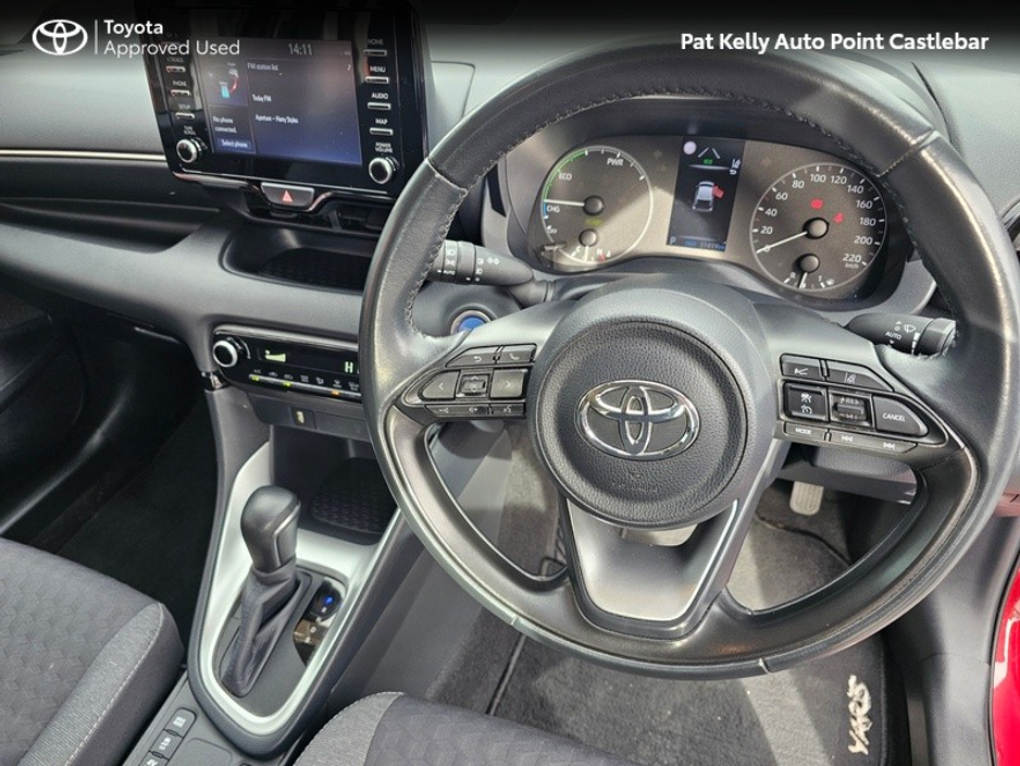 2021 Toyota Yaris - image 9